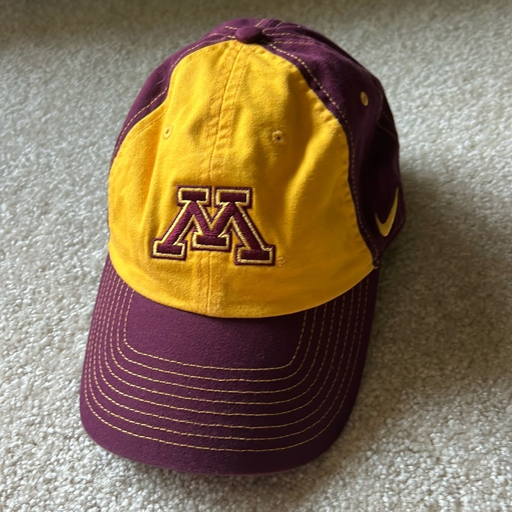 UMN hat